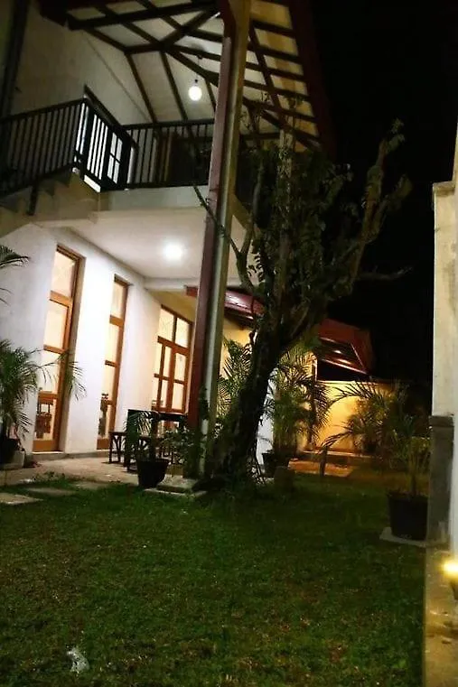 White Block Hotel & Resturant Hatton 0*,