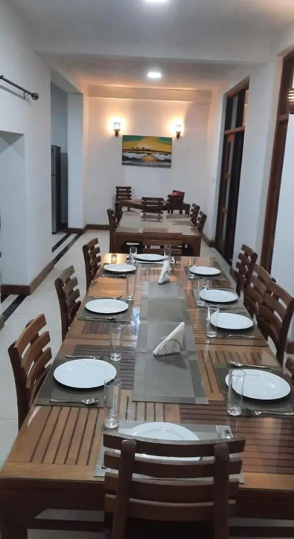 White Block Hotel & Resturant Hatton