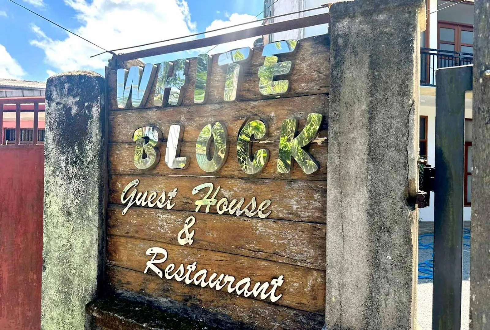 Guest house White Block Hotel & Resturant Hatton
