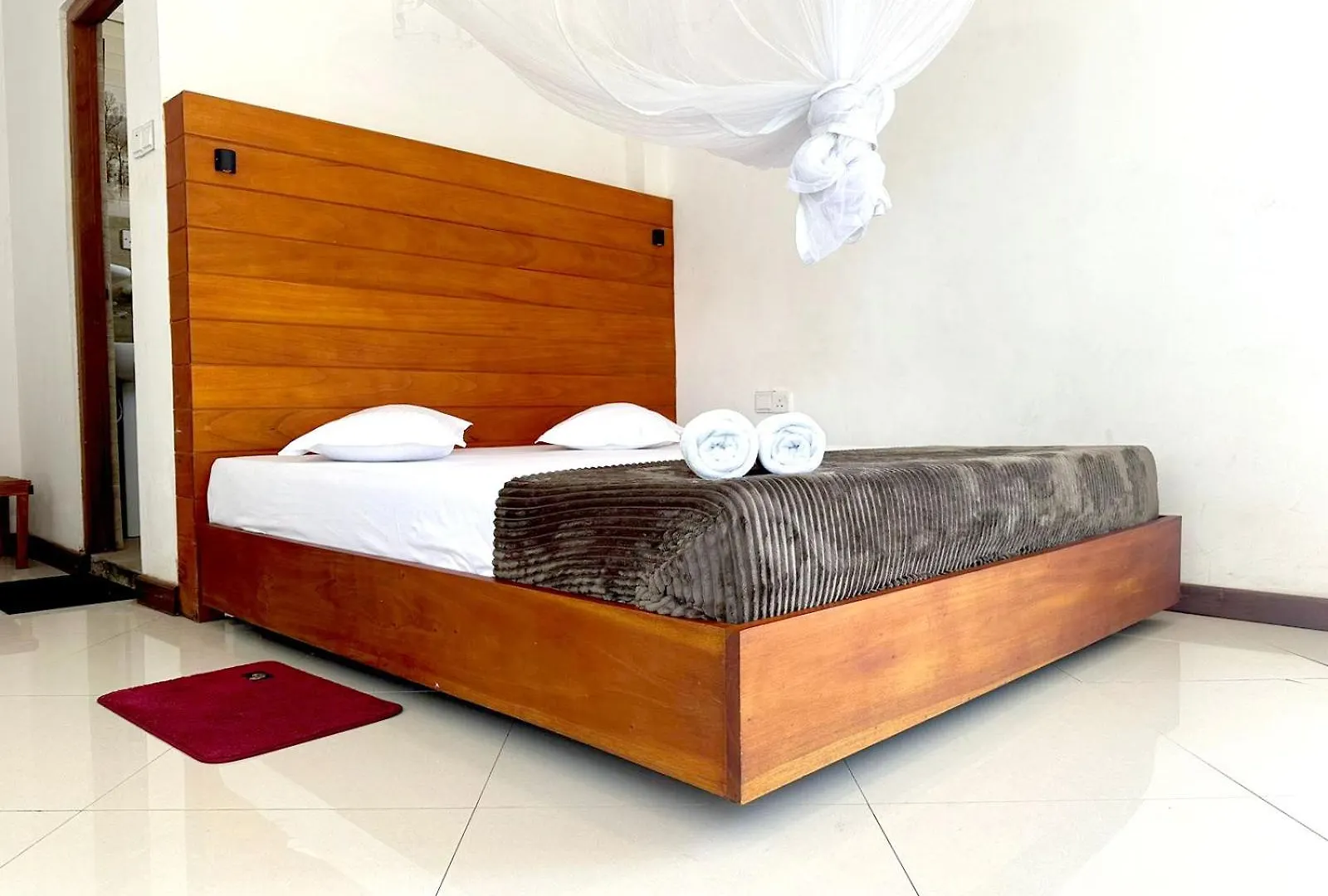 White Block Hotel & Resturant Hatton Sri Lanka