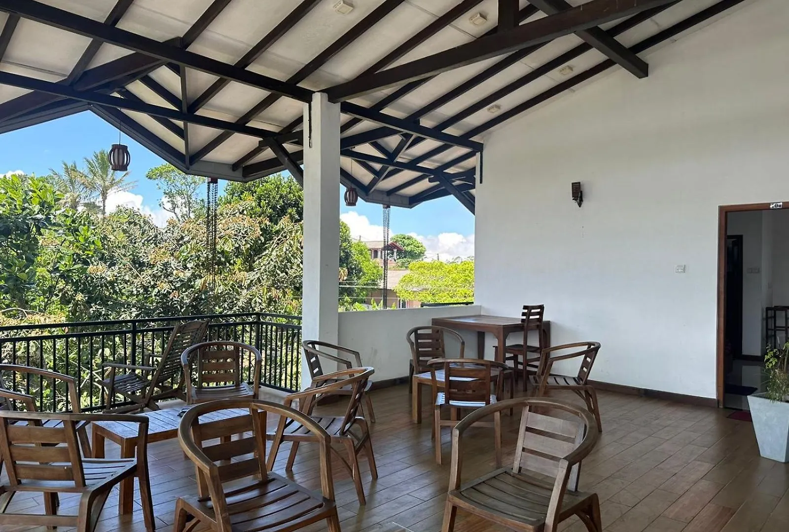 White Block Hotel & Resturant Hatton Guest house
