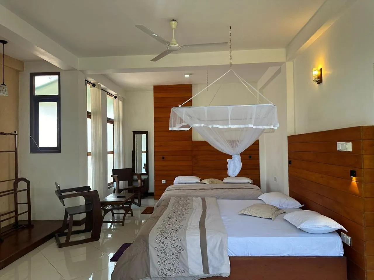 White Block Hotel & Resturant Hatton Guest house