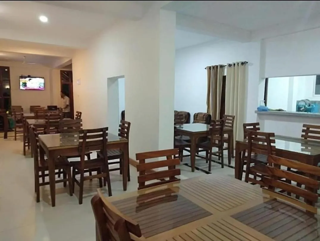 White Block Hotel & Resturant Hatton